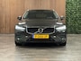 Volvo V60 B4 Aut. Business Edition | Trekhaak | Pine Grey! | Adaptieve Cruise Control | Stoel en Stuurwielverwarming | Parkeercamera | Pilot Assist | BLIS Dode Hoek Detectie | Lederen bekleding | Zitting verlenging voorstoelen | 17 Inch | Keyless Drive | Privacy Glass | 4-Voudig verstelbare lendesteun elektrisch | Parkeersensoren voor+achter | Elektrisch bedienbare achterklep | Draadloos telefoon opladen | DAB Radio | Apple Carplay/Android Auto | Climate Control L+R | Volvo On Call met mobiele App functie | Pine Grey Metallic |