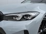BMW 3-Serie Touring 320e M Sport | SOH 97% | Panorama | Trekhaak | Apple Carplay - Android Auto | Sfeerverlichting | Brooklyn Grau