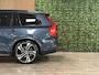 Volvo XC90 T8 AWD Recharge Ultra Dark | Vol! | Bowers & Wilkins | Luchtvering | Stoelventilatie | Trekhaak | 360 Camera | Head-Up Display | Stoelmassage | 455pk | Adaptieve Cruise Control | Stoelverwarming voor+achter | Stuurwielverwarming | Schuifdak | 20 Inch | Full LED Meesturende koplampen | Pilot Assist | BLIS Dode Hoek Detectie | Alcantara hemelbekleding | Lederen handgrepen en zonnekleppen | Elektrische voorstoelen geheugen | Nappa Lederen bekleding | Zitting verlenging voorstoelen | Lederen Dashboard | Google Infotainment | Keyless Drive | Parkeersensoren voor+achter | Privacy Glass | Elektrisch bedienbare achterklep | Geïntegreerde zongordijnen achterportieren | Geïntegreerd kinderzitje achterin | Verlichte instaplijsten | 7-Persoons | 4-Zone Climate Control | DAB Radio | Apple Carplay/Android Auto | Alarm Klasse III | Draadloos telefoon opladen | Volvo On Call met mobiele App functie | Denim Blue Metallic |