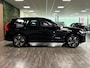 Volvo XC60 T6 AWD Recharge Plus Dark | MY26 Facelift | Schuifdak | Trekhaak | 360° Camera | | Head-Up Display | Harman Kardon | All Season banden |Adaptieve Cruise Control | Stoelverwarming voor+achter | Stuurwielverwarming | Pilot Assist | BLIS Dode Hoek Detectie | 19 Inch | Elektrische voorstoelen geheugen | Quilted Nordico bekleding | Zitting verlenging voorstoelen | Google Infotainment | Keyless Drive | Parkeersensoren voor+achter | Elektrisch bedienbare achterklep | DAB Radio | Apple Carplay/Android Auto | Draadloos telefoon opladen | Volvo On Call met mobiele App functie | Onyx Black Metallic |