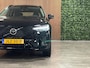 Volvo XC60 T6 AWD Recharge Plus Dark | MY26 Facelift | Schuifdak | Trekhaak | 360° Camera | | Head-Up Display | Harman Kardon | All Season banden |Adaptieve Cruise Control | Stoelverwarming voor+achter | Stuurwielverwarming | Pilot Assist | BLIS Dode Hoek Detectie | 19 Inch | Elektrische voorstoelen geheugen | Quilted Nordico bekleding | Zitting verlenging voorstoelen | Google Infotainment | Keyless Drive | Parkeersensoren voor+achter | Elektrisch bedienbare achterklep | DAB Radio | Apple Carplay/Android Auto | Draadloos telefoon opladen | Volvo On Call met mobiele App functie | Onyx Black Metallic |