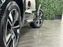 Volvo XC60 T6 AWD Recharge Plus Dark | MY26 Facelift | Schuifdak | Trekhaak | 360° Camera | | Head-Up Display | Harman Kardon | All Season banden |Adaptieve Cruise Control | Stoelverwarming voor+achter | Stuurwielverwarming | Pilot Assist | BLIS Dode Hoek Detectie | 19 Inch | Elektrische voorstoelen geheugen | Quilted Nordico bekleding | Zitting verlenging voorstoelen | Google Infotainment | Keyless Drive | Parkeersensoren voor+achter | Elektrisch bedienbare achterklep | DAB Radio | Apple Carplay/Android Auto | Draadloos telefoon opladen | Volvo On Call met mobiele App functie | Onyx Black Metallic |
