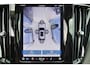 Volvo XC60 T6 Recharge AWD Plus Dark - Panorama/schuifdak - IntelliSafe Assist & Surround - 360º Camera - Harman/Kardon audio - Adaptieve LED koplampen - Verwarmde voorstoelen, stuur & achterbank - Parkeersensoren voor & achter - Elektr. bedienb. voorstoelen met geheugen - Draadloze tel. lader - Extra getint glas - 19' LMV