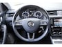 Skoda Octavia Combi 1.0 TSI Style Business Edition BJ2020 Lmv | Led V+A | Pdc | Trekhaak | App-Connect | Navi | Climate control | Cruise control | Extra getint glas