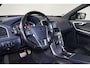Volvo XC60 T6 PolarPlus - Panorama/schuifdak - IntelliSafe Assist & Surround - bi-xenon koplampen - Parkeercamera achter - Verwarmde voorstoelen, stuur & achterbank - Parkeersensoren voor & achter - Elektr. bedienb. bestuurdersstoel met geheugen - Volvo On Call - Extra getint glas - 20' LMV