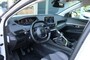 Peugeot 3008 1.2 PureTech, Stoelverwarming, CarPlay/Android, All-Season, Trekhaak etc.