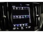Volvo V60 2.0 T6 Plug-in hybrid AWD Plus Dark | Panoramadak | 20 inch | Trekhaak | Camera | Stoelgeheugen