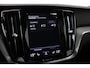 Volvo V60 2.0 T6 Plug-in hybrid AWD Plus Dark | Panoramadak | 20 inch | Trekhaak | Camera | Stoelgeheugen