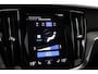 Volvo V60 2.0 T6 Plug-in hybrid AWD Plus Dark | Panoramadak | 20 inch | Trekhaak | Camera | Stoelgeheugen