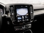 Volvo XC40 1.5 T4 Recharge Inscription 211Pk Automaat (APPLE CARPLAY, GROOT NAVI, STUUR/STOELVERWARMING, LEDER, SPORTSTOELEN, CAMERA, GETINT GLAS, KEYLESS, ELEK ACHTERKLEP, NIEUWSTAAT)