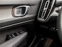 Volvo XC40 1.5 T4 Recharge Inscription 211Pk Automaat (APPLE CARPLAY, GROOT NAVI, STUUR/STOELVERWARMING, LEDER, SPORTSTOELEN, CAMERA, GETINT GLAS, KEYLESS, ELEK ACHTERKLEP, NIEUWSTAAT)