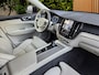 Volvo XC60 2.0 T8 Plug-in hybrid AWD R-Design | SOH 96% | Luchtvering | Trekhaak | HUD | Memory | Harman/Kardon