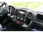 Peugeot Boxer 335 2.2 BlueHDi 140 L2H2 Premium in Topstaat |1e eigenaar |Camera |Cruise |Navi |140 pk |3500 KG |BPM vrij |Mooie camperbasis |Metallic lak |Parkeersensoren |EURO6D