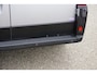 Peugeot Boxer 335 2.2 BlueHDi 140 L2H2 Premium in Topstaat |1e eigenaar |Camera |Cruise |Navi |140 pk |3500 KG |BPM vrij |Mooie camperbasis |Metallic lak |Parkeersensoren |EURO6D