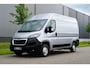 Peugeot Boxer 335 2.2 BlueHDi 140 L2H2 Premium in Topstaat |1e eigenaar |Camera |Cruise |Navi |140 pk |3500 KG |BPM vrij |Mooie camperbasis |Metallic lak |Parkeersensoren |EURO6D