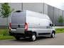 Peugeot Boxer 335 2.2 BlueHDi 140 L2H2 Premium in Topstaat |1e eigenaar |Camera |Cruise |Navi |140 pk |3500 KG |BPM vrij |Mooie camperbasis |Metallic lak |Parkeersensoren |EURO6D