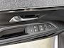 Peugeot 3008 SUV Allure Pack 130pk Automaat | Lage kilometerstand | Navigatie | Achteruitrijcamera | Handsfree achterklep | Climate Control | Keyless | Parkeersensoren v+a | Cruise Control | Dodehoeksensor | Led koplampen | Apple Carplay / Android Auto | Bluetooth | DAB+ radio | Donker getint glas | 18" lichtmetalen velgen |