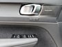 Volvo XC40 T2 R-Design | 360 Camera | Trekhaak | Panoramadak | Premium audio | Stuurwiel verwarmd |