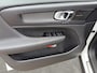 Volvo XC40 T2 R-Design | 360 Camera | Trekhaak | Panoramadak | Premium audio | Stuurwiel verwarmd |