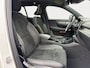 Volvo XC40 T2 R-Design | 360 Camera | Trekhaak | Panoramadak | Premium audio | Stuurwiel verwarmd |