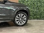 Volvo XC90 T8 AWD Recharge Ultra Ultimate Dark | Stoelventilatie | Trekhaak | 360 Camera | Head-Up Display | Stoelmassage | 455pk | Harman Kardon | Adaptieve Cruise Control | Stoelverwarming voor+achter | Stuurwielverwarming | Schuifdak | 20 Inch | Full LED Meesturende koplampen | Pilot Assist | BLIS Dode Hoek Detectie | Alcantara hemelbekleding | Lederen handgrepen en zonnekleppen | Elektrische voorstoelen geheugen | Nappa Lederen bekleding | Zitting verlenging voorstoelen | Lederen Dashboard | Google Infotainment | Keyless Drive | Parkeersensoren voor+achter | Privacy Glass | Elektrisch bedienbare achterklep | Geïntegreerde zongordijnen achterportieren | Geïntegreerd kinderzitje achterin | Verlichte instaplijsten | 7-Persoons | 4-Zone Climate Control | DAB Radio | Apple Carplay/Android Auto | Draadloos telefoon opladen | Volvo On Call met mobiele App functie | Platinum Grey Metallic |