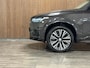Volvo XC90 T8 AWD Recharge Ultra Ultimate Dark | Stoelventilatie | Trekhaak | 360 Camera | Head-Up Display | Stoelmassage | 455pk | Harman Kardon | Adaptieve Cruise Control | Stoelverwarming voor+achter | Stuurwielverwarming | Schuifdak | 20 Inch | Full LED Meesturende koplampen | Pilot Assist | BLIS Dode Hoek Detectie | Alcantara hemelbekleding | Lederen handgrepen en zonnekleppen | Elektrische voorstoelen geheugen | Nappa Lederen bekleding | Zitting verlenging voorstoelen | Lederen Dashboard | Google Infotainment | Keyless Drive | Parkeersensoren voor+achter | Privacy Glass | Elektrisch bedienbare achterklep | Geïntegreerde zongordijnen achterportieren | Geïntegreerd kinderzitje achterin | Verlichte instaplijsten | 7-Persoons | 4-Zone Climate Control | DAB Radio | Apple Carplay/Android Auto | Draadloos telefoon opladen | Volvo On Call met mobiele App functie | Platinum Grey Metallic |