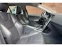 Volvo V60 T3 Automaat Ocean Race | Standkachel | Panoramisch Schuif-/Kanteldak | Park Assist & Camera Achter | Stoelverwarming | 2-Zone Climate Control | Cruise Control | Lederen Bekleding |