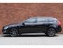 Volvo V60 T3 Automaat Ocean Race | Standkachel | Panoramisch Schuif-/Kanteldak | Park Assist & Camera Achter | Stoelverwarming | 2-Zone Climate Control | Cruise Control | Lederen Bekleding |