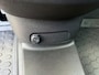 Peugeot e-Partner EV 50kWh 136pk L1 | Navigatie | Digitale binnenspiegel | Apple Carplay & Android Auto | Warmtepomp | 16" Lichtmetalen velgen | Houtenvloer in laadruimte met antislip afwerking (9mm) + houten zijwanden | Volledige scheidingswand met kledinghaak | Pakket Comfort Connect