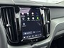 Volvo XC60 2.0 T8 Plug-in hybrid AWD Ultra Dark | Trekhaak | Bower & Wilkins | Luchtvering |  PDC V+A en 360 camera | 21 inch LM | Extra getint glas |