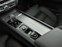 Volvo XC60 2.0 T8 Plug-in hybrid AWD Ultra Dark | Trekhaak | Bower & Wilkins | Luchtvering |  PDC V+A en 360 camera | 21 inch LM | Extra getint glas |