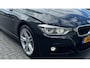 BMW 3-Serie 3-SERIE 318I 136PK M-SPORT AUTOMAAT / NAVI / XENON / CLIMA / LED / PDC / 18" LMV / TREKHAAK / KEYLESS / UNIEK !!
