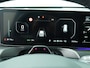 Kia EV9 Launch Edition 99.8 kWh - SOH 98,8% - Trekhaak - Adaptief Cruise Control - LED Verlichting - 7 Zitplaatsen -  Massage stoelen - Fabrieksgarantie tot en met 29-05-2031