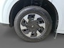 Ford E-Transit Cust. 340 L2H1 Trend 71 kWh | Direct leverbaar | Trekhaak | All weather banden | Imperiaal wegklapbaar | Laadruimte bekleed