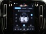 Volvo XC40 Recharge Core | Navigatie | Stoelverwarming | Stuurwielverwarming | Achteruitrijcamera | Apple Carplay/Android Auto |
