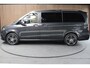 Mercedes-Benz V-klasse 300d 4M Lang DC AMG-line 360 Burmester Panoramadak Distronic Carplay Carbon Black Pack Leer PTS Elektr. schuifdeuren Elektr. achterklep Alcantara binnenhemel Memory seats Stoelverwarming LM velgen