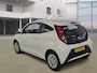Toyota Aygo 1.0 VVT-i x-play AUT! 1e Eig! Camera! Nwe APK! VERWACHT!