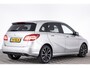Mercedes-Benz B-klasse 180 Ambition AMG Line Night pakket/Aut/18 Inch/Half leder/Ned auto/Navigatie