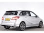 Mercedes-Benz B-klasse 180 Ambition AMG Line Night pakket/Aut/18 Inch/Half leder/Ned auto/Navigatie