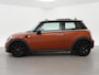 MINI Cooper 3-Deurs 1.6 BUSINESS + PANORAMA | 17 INCH | XENON | CRUISE CONTROL | NAVIGATIE