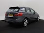 BMW 2-Serie Active Tourer 220i High Executive | Leder | Stoelverwarming