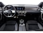 Mercedes-Benz A-klasse 180 Business Solution AMG (PANORAMADAK, STOELVERWARMING, CAMERA, SFEERVERLICHTING, ELEKTR STOELEN, NAVI)