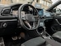 Volkswagen T-Roc 1.5 TSI R-Line Business+ CAMERA IQ LED 18 INCH BLACK OPTIC TREKHAAK VIRTUAL DASH