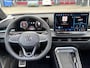 Volkswagen T-Roc 1.5 eTSI R-LINE ZWART-DAK/PANO-DAK/TREKHAAK/CAMERA/19''INCH/IQ-LIGHTS