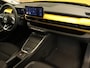 Jeep Avenger 1st Edition 54 kWh - SOH 94.8% - ORIGINEEL NEDERLANDSE AUTO - DODEHOEKDETECTIE - ADAPTIEVE CRUISE CONTROL - PARKEERSENSOREN VOOR EN ACHTER - DRAADLOZE TELEFOONLADER - APPLE CARPLAY/ANDROID AUTO - VOORSTOELEN VERWARMD