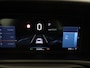 Jeep Avenger 1st Edition 54 kWh - SOH 94.8% - ORIGINEEL NEDERLANDSE AUTO - DODEHOEKDETECTIE - ADAPTIEVE CRUISE CONTROL - PARKEERSENSOREN VOOR EN ACHTER - DRAADLOZE TELEFOONLADER - APPLE CARPLAY/ANDROID AUTO - VOORSTOELEN VERWARMD