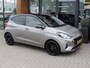 Hyundai i10 1.0 Comfort Bi-tone 13.000km | 1e Eig | Cruise contr | PDC | Bluetooth | DAB | 15'' Lm-velgen | CarPlay | Airco