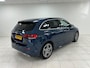 Mercedes-Benz B-klasse 180 AMG Line WEGKLAPBARE TREKHAAK | ACHTERUITRIJCAMERA | STOELVERWARMING | !LAGE KM-STAND! |