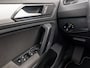 Volkswagen Tiguan 1.4 TSI Sportline (APPLE CARPLAY, GROOT NAVI, CLIMATE, STOELVERWARMING, SPORTSTOELEN, GETINT GLAS, PARKEERSENSOREN, NIEUWSTAAT)