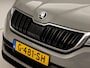 Skoda Kodiaq 1.5 TSI Sport 7 Persoons 150Pk Automaat (APPLE CARPLAY, GROOT NAVI, LEDER/ALCANTARA, CAMERA, TREKHAAK, SPORTSTOELEN, KEYLESS, GETINT GLAS, CRUISE, NIEUWE APK, NIEUWSTAAT)